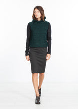 Boucle Turtle Neck in Green/Black -UEB
