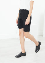 Nuit Shorts in Black -UEB